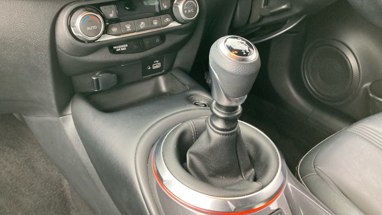 Nissan Juke 1.0 DiG-T 114 Tekna 5dr Petrol Hatchback